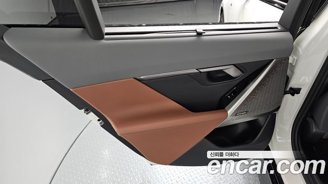 BMW 5-Series 2025 — photo 15