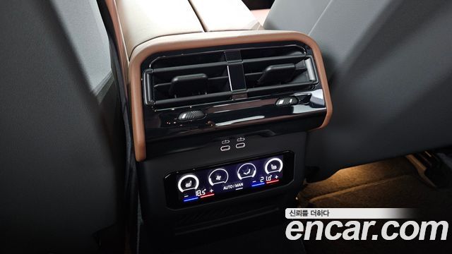 BMW 5-Series 2025 — photo 34
