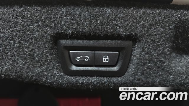 BMW 5-Series 2025 — photo 36