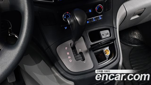 Hyundai Starex 2019 — photo 12