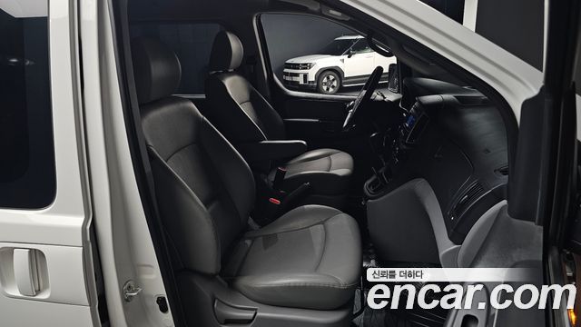 Hyundai Starex 2019 — photo 17