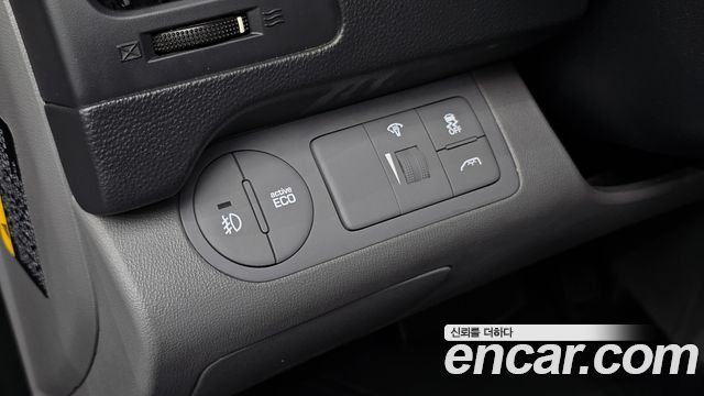 Hyundai Starex 2019 — photo 23