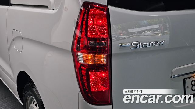 Hyundai Starex 2019 — photo 9