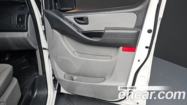 Hyundai Starex 2019 — photo 14