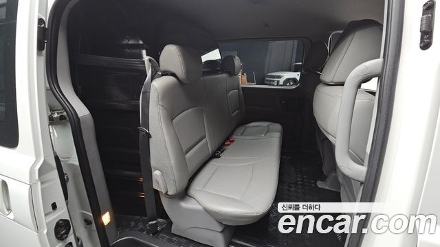 Hyundai Starex 2019 — photo 16