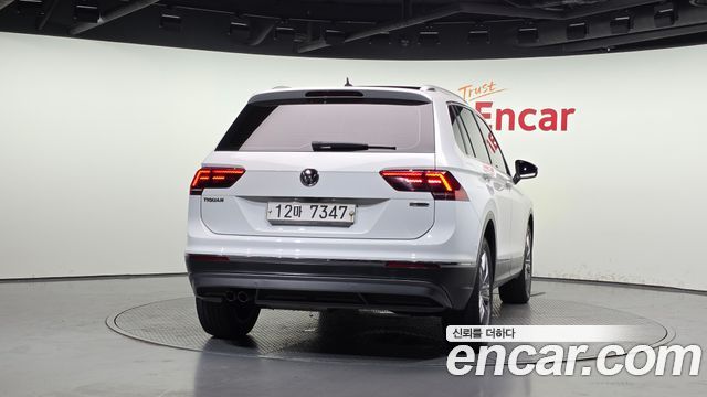 Volkswagen Tiguan 2018 — photo 4