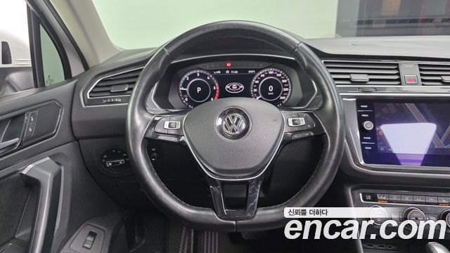 Volkswagen Tiguan 2018 — photo 13
