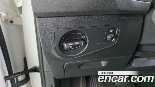 Volkswagen Tiguan 2018 — photo 18
