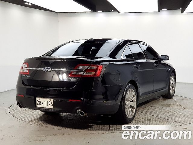Ford Taurus 2013 — photo 4