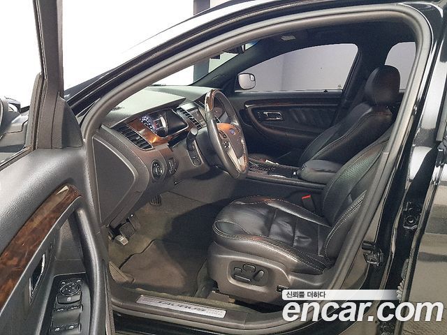 Ford Taurus 2013 — photo 8
