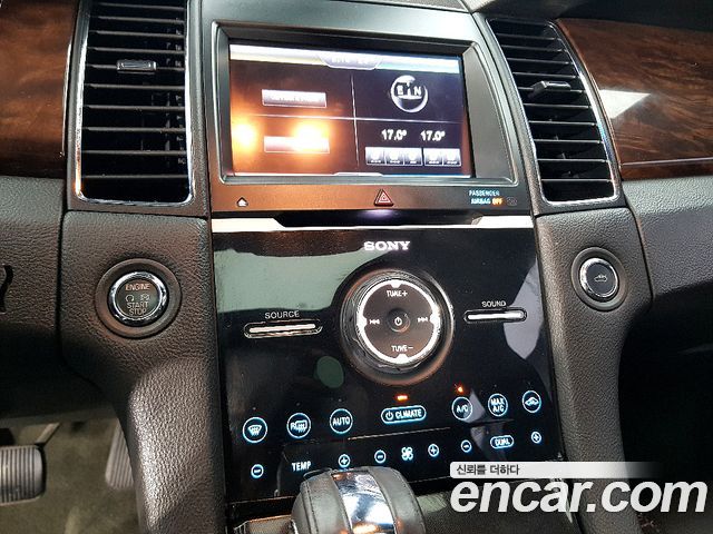 Ford Taurus 2013 — photo 11