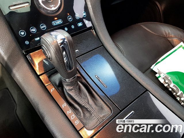 Ford Taurus 2013 — photo 12