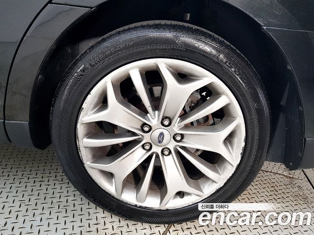 Ford Taurus 2013 — photo 20