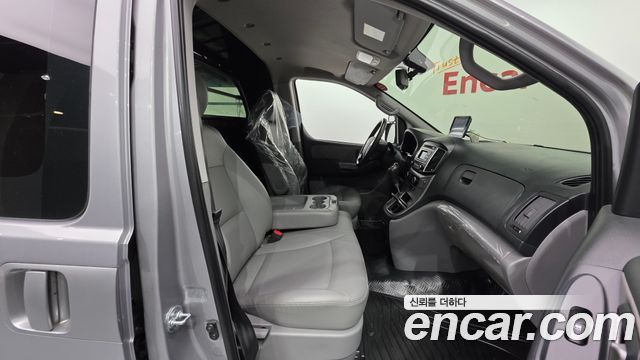 Hyundai Starex 2021 — photo 13