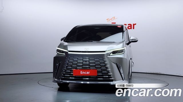 Lexus LM 2025 — photo 3