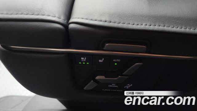 Lexus LM 2025 — photo 25