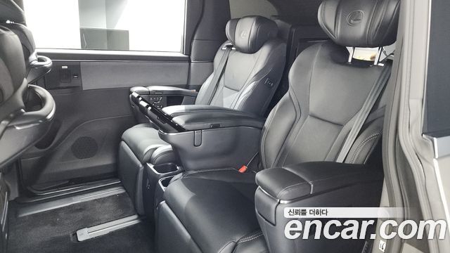 Lexus LM 2025 — photo 28