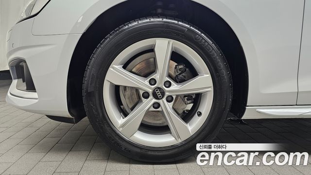 Audi A4 2022 — photo 5