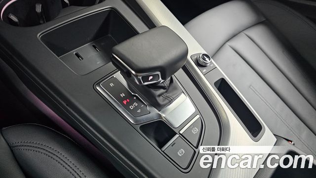 Audi A4 2022 — photo 12