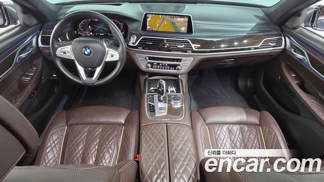 BMW 7-Series 2020 — photo 10