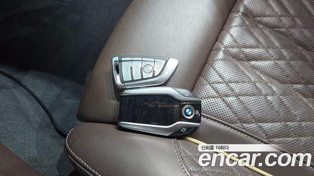 BMW 7-Series 2020 — photo 23