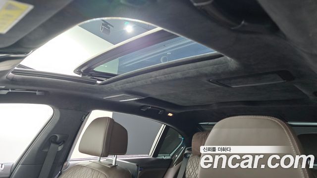 BMW 7-Series 2020 — photo 24
