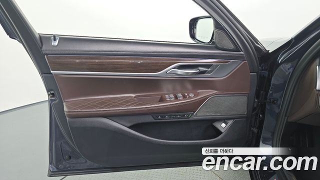 BMW 7-Series 2020 — photo 14