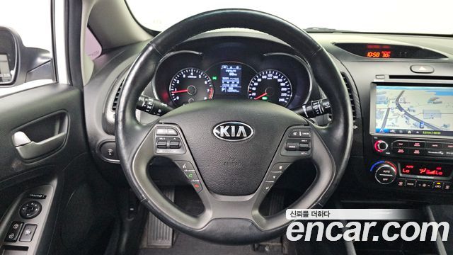 Kia K3 2014 — photo 15