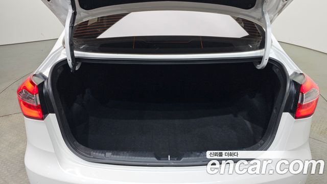 Kia K3 2014 — photo 20