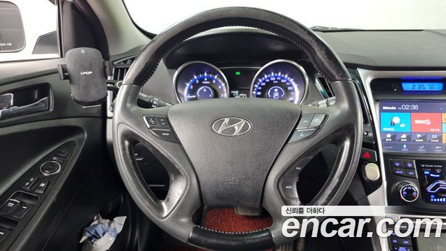 Hyundai Sonata 2010 — photo 13