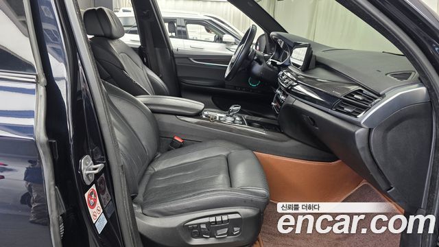 BMW X5 2017 — photo 11