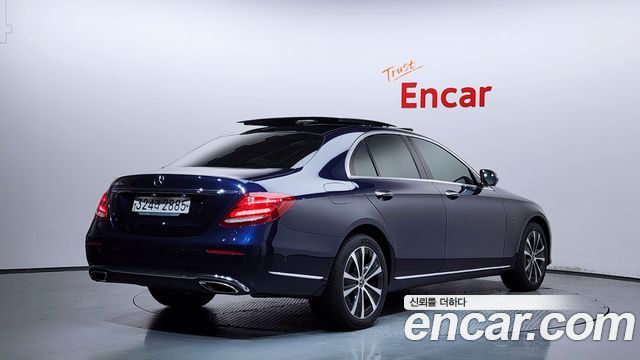 Mercedes-Benz E-Class 2019 — photo 2