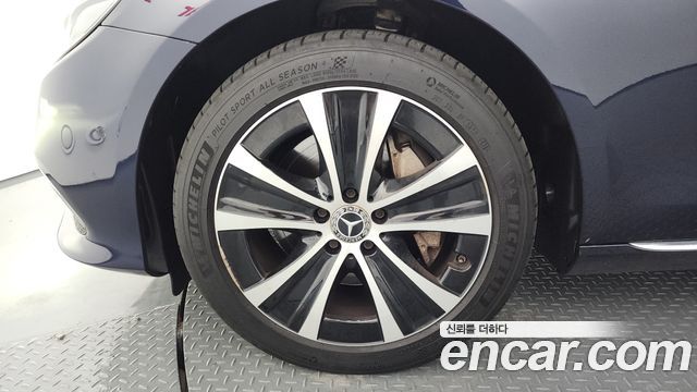 Mercedes-Benz E-Class 2019 — photo 5
