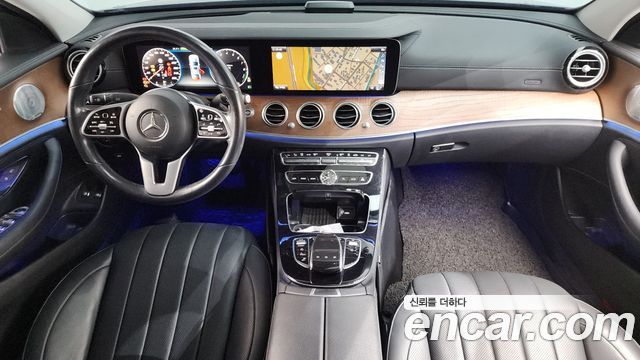 Mercedes-Benz E-Class 2019 — photo 7