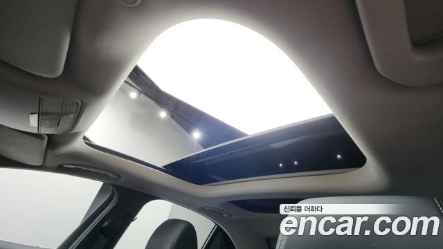 Mercedes-Benz E-Class 2019 — photo 17