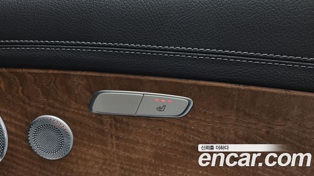 Mercedes-Benz E-Class 2019 — photo 19