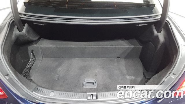Mercedes-Benz E-Class 2019 — photo 20