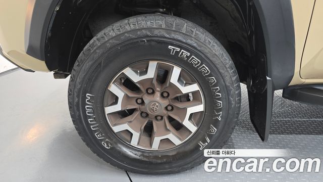 Toyota Tacoma 2017 — photo 5