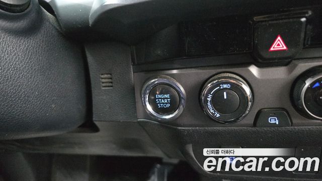 Toyota Tacoma 2017 — photo 24