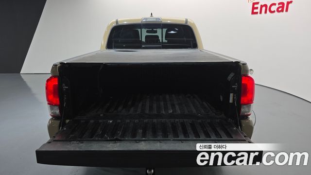 Toyota Tacoma 2017 — photo 26