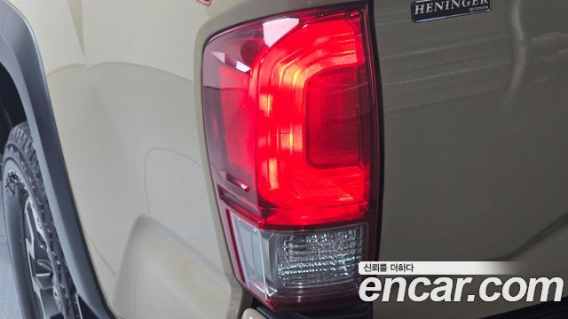 Toyota Tacoma 2017 — photo 9