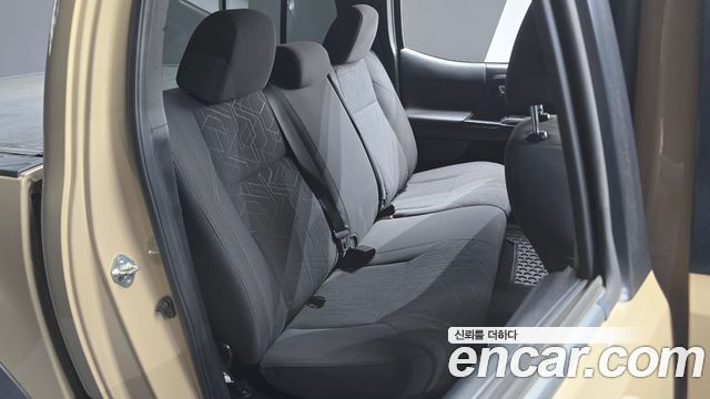 Toyota Tacoma 2017 — photo 16
