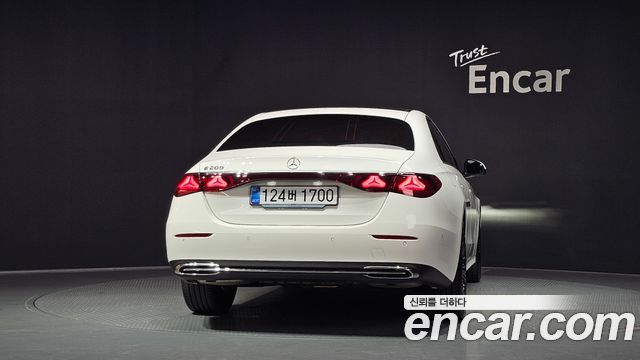 Mercedes-Benz E-Class 2026 — photo 4
