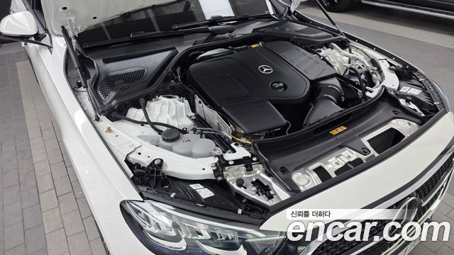 Mercedes-Benz E-Class 2026 — photo 6