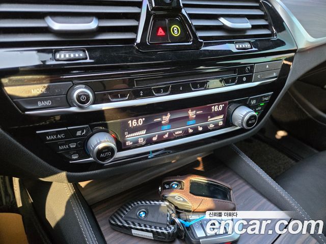 BMW 5-Series 2018 — photo 13
