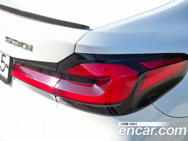 BMW 5-Series 2018 — photo 18
