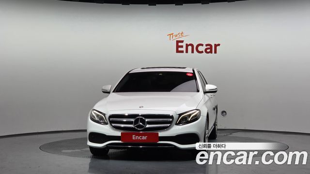 Mercedes-Benz E-Class 2017 — photo 3