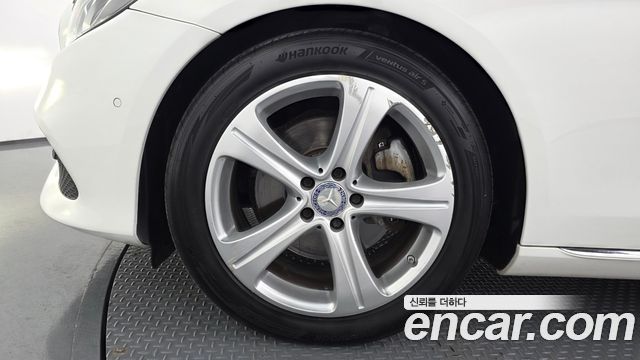 Mercedes-Benz E-Class 2017 — photo 5