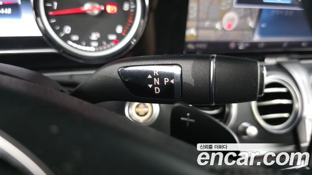 Mercedes-Benz E-Class 2017 — photo 9