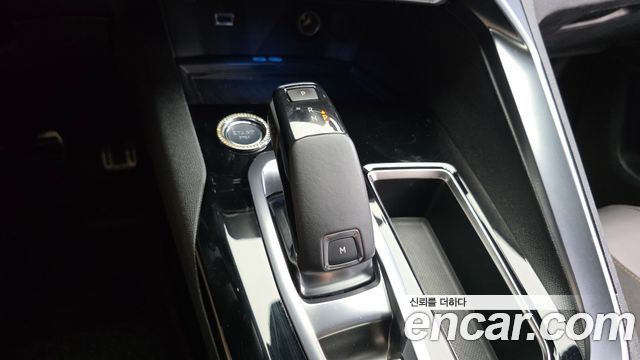 Peugeot 3008 2018 — photo 12